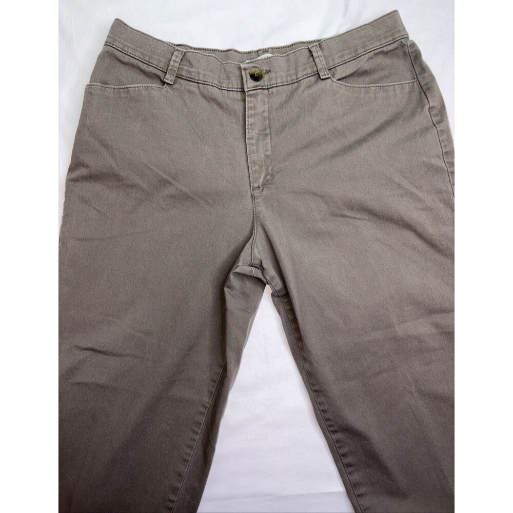 Lee Pants Women's 16 M Relaxed Straight Leg Plain Flat Front Casual Slacks